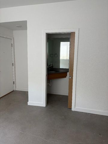 327 Platinum Street SW, Albuquerque, NM 87102