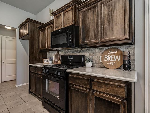 12474 Native Hill Drive, Choctaw, OK 73020