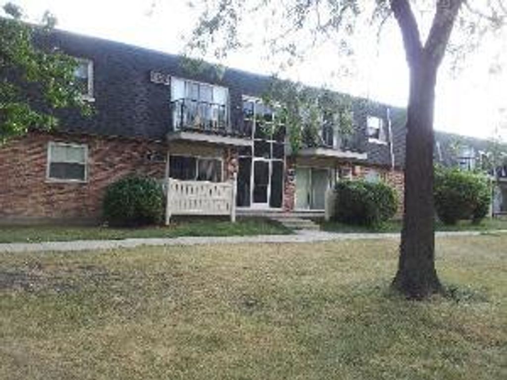 9994 S 84th Terrace 311, Palos Hills, IL 60465