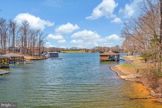 2 OLD HOUSE RD, Bumpass, VA 23024