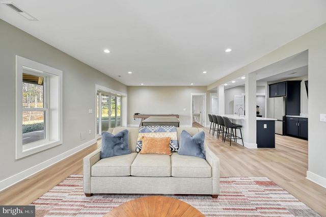 2 OLD HOUSE RD, Bumpass, VA 23024