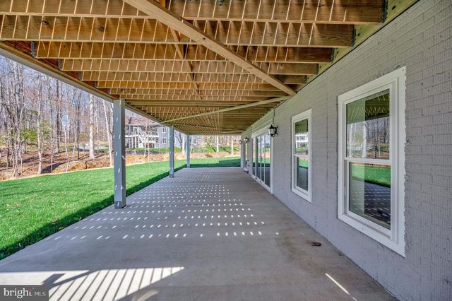 2 OLD HOUSE RD, Bumpass, VA 23024