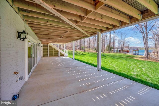 2 OLD HOUSE RD, Bumpass, VA 23024