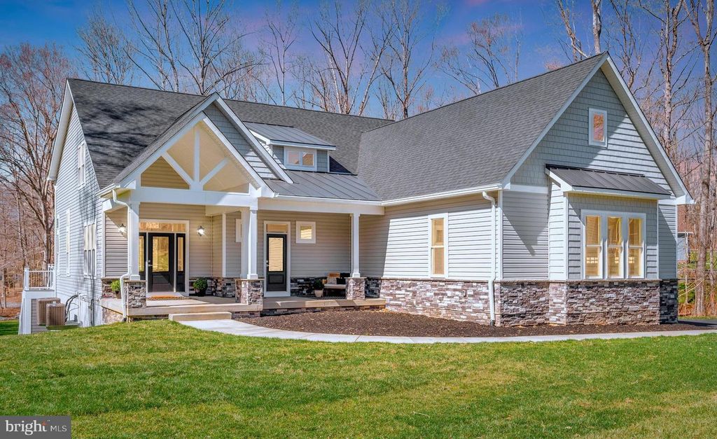 2 OLD HOUSE RD, Bumpass, VA 23024
