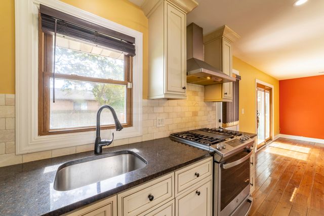 9619 Greenwood Avenue, Munster, IN 46321