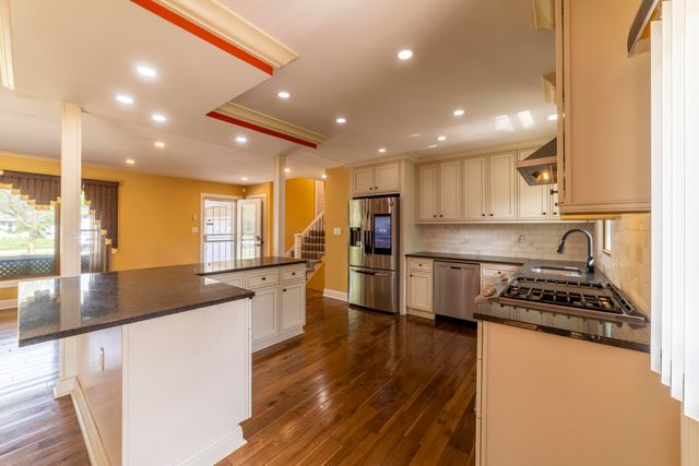 9619 Greenwood Avenue, Munster, IN 46321