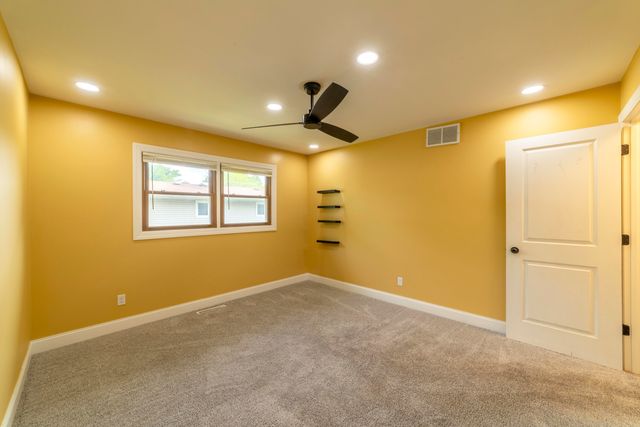 9619 Greenwood Avenue, Munster, IN 46321