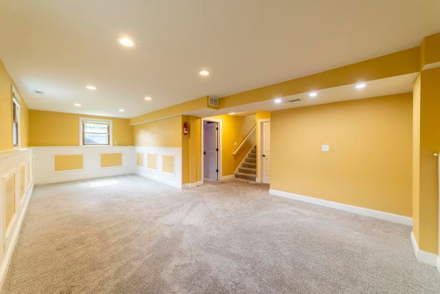 9619 Greenwood Avenue, Munster, IN 46321