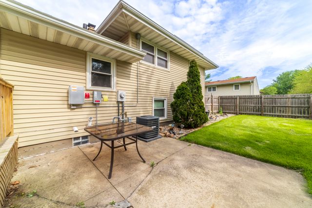 9619 Greenwood Avenue, Munster, IN 46321