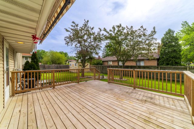 9619 Greenwood Avenue, Munster, IN 46321