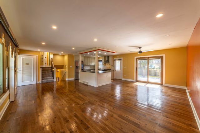 9619 Greenwood Avenue, Munster, IN 46321