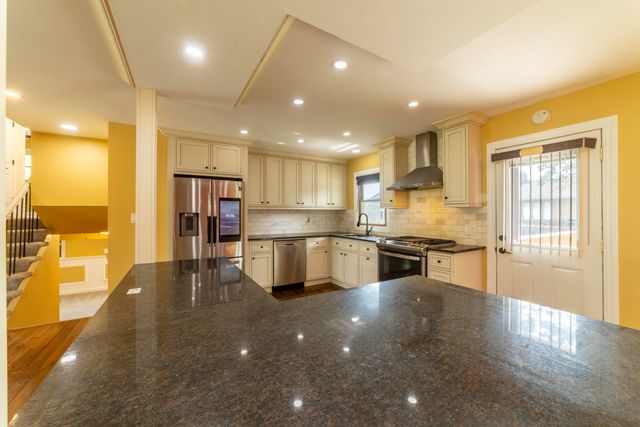 9619 Greenwood Avenue, Munster, IN 46321