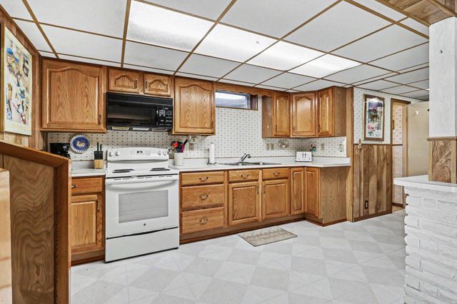 60779 W Oak Drive, Decatur, MI 49045