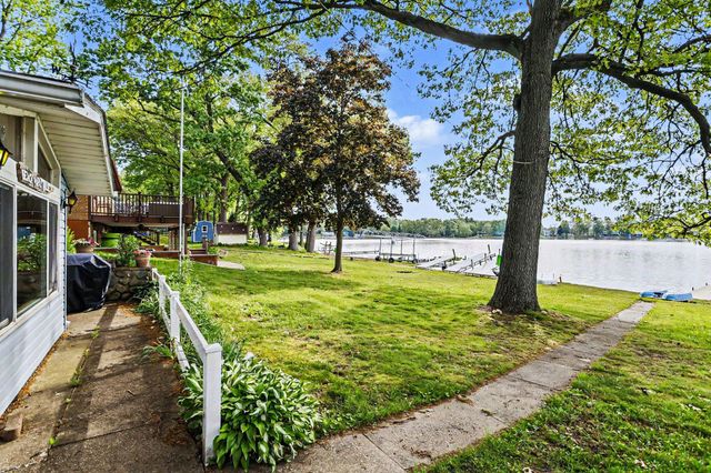 60779 W Oak Drive, Decatur, MI 49045