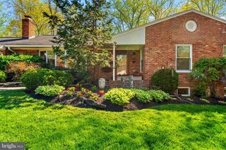 9025 CHARLES AUGUSTINE DR, Alexandria, VA 22308
