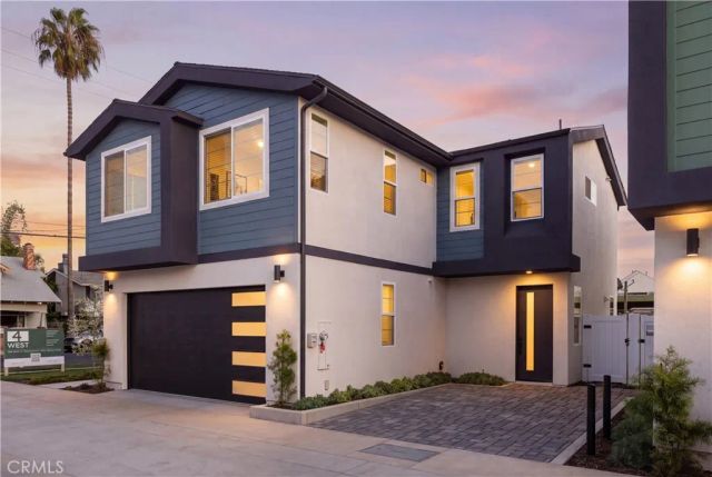 547 Bernard Street, Costa Mesa, CA 92627