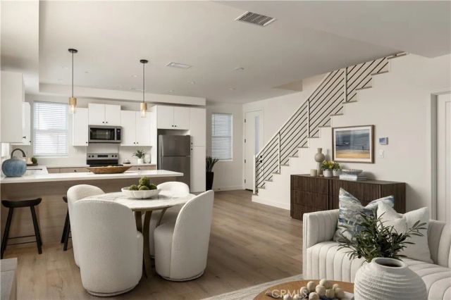 547 Bernard Street, Costa Mesa, CA 92627