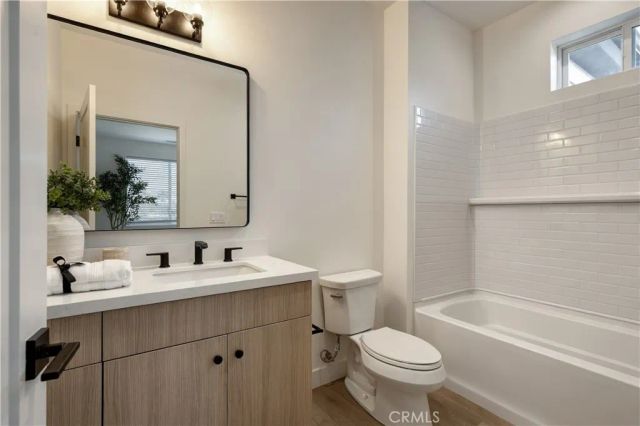 547 Bernard Street, Costa Mesa, CA 92627