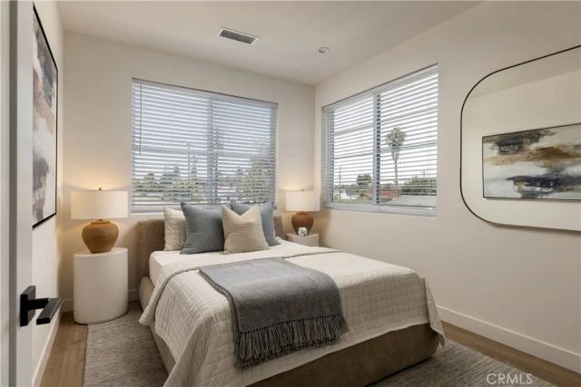 547 Bernard Street, Costa Mesa, CA 92627