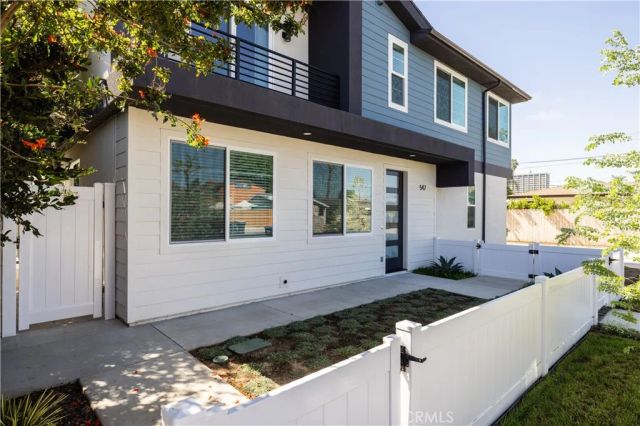 547 Bernard Street, Costa Mesa, CA 92627