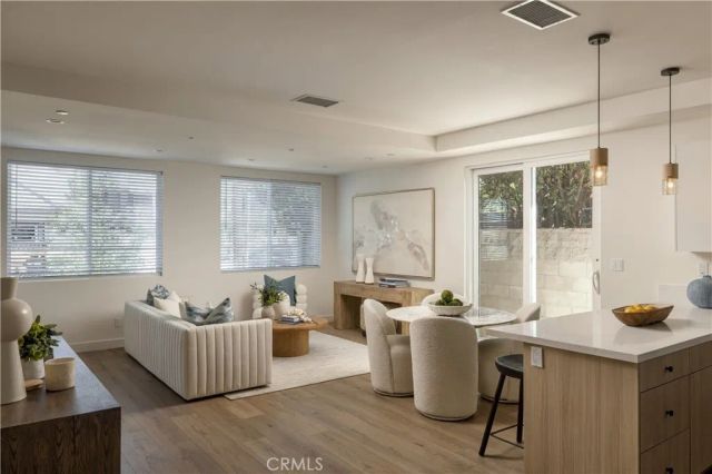 547 Bernard Street, Costa Mesa, CA 92627