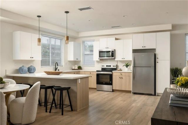 547 Bernard Street, Costa Mesa, CA 92627