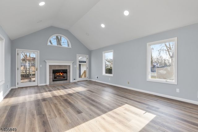 81 Hutchinson St, Clark Twp., NJ 07066