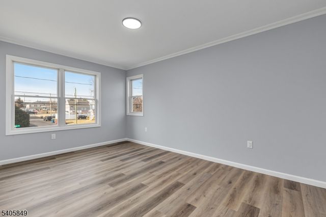 81 Hutchinson St, Clark Twp., NJ 07066