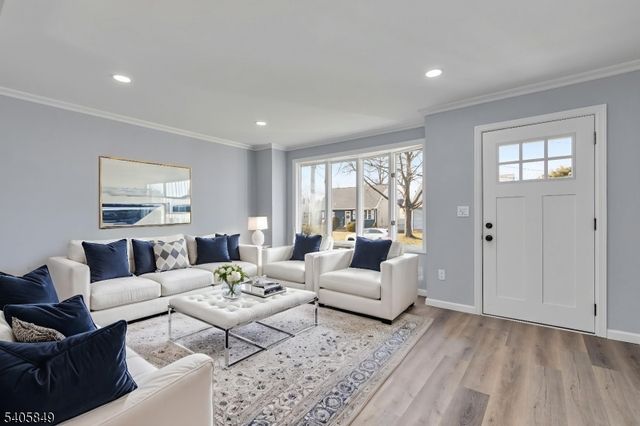 81 Hutchinson St, Clark Twp., NJ 07066