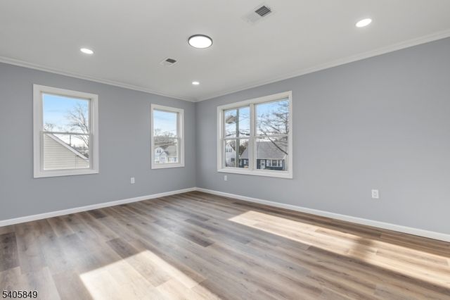 81 Hutchinson St, Clark Twp., NJ 07066