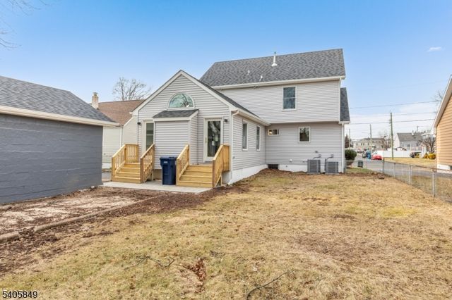 81 Hutchinson St, Clark Twp., NJ 07066