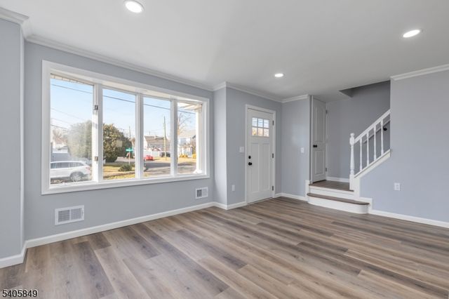 81 Hutchinson St, Clark Twp., NJ 07066