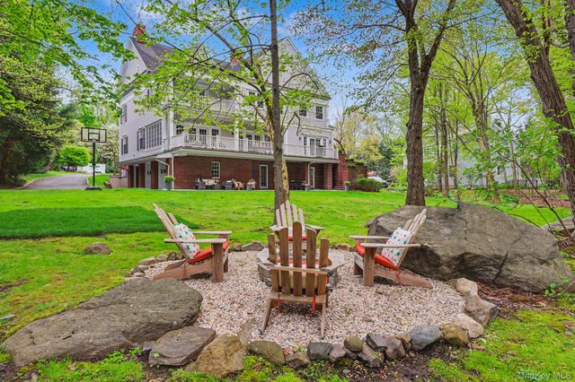 10 Morris Court, Rye, NY 10580