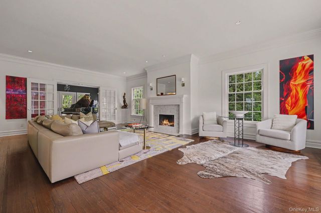 10 Morris Court, Rye, NY 10580
