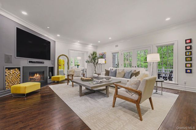 10 Morris Court, Rye, NY 10580