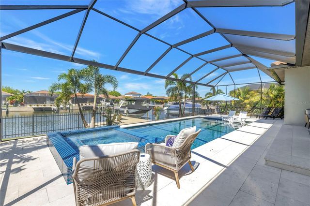 513 17TH AVENUE E, Palmetto, FL 34221