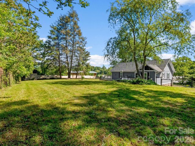 3333 Chimney Rock Road, Hendersonville, NC 28792