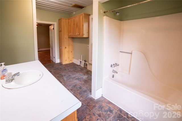 1511 Millers Creek Road, Lenoir, NC 28645