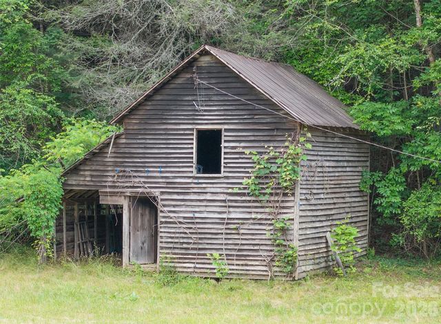 1511 Millers Creek Road, Lenoir, NC 28645