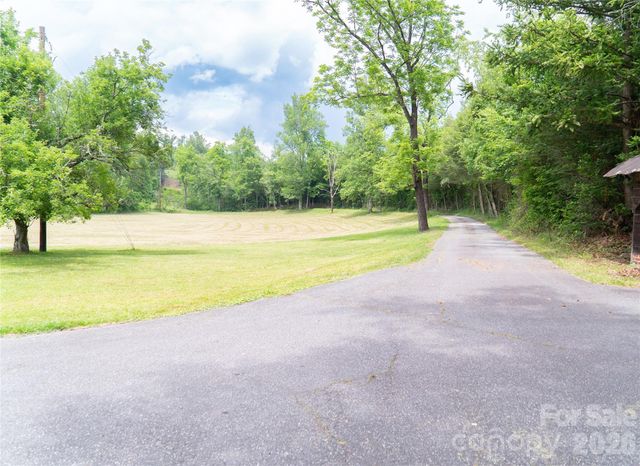 1511 Millers Creek Road, Lenoir, NC 28645