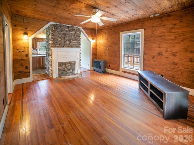1511 Millers Creek Road, Lenoir, NC 28645