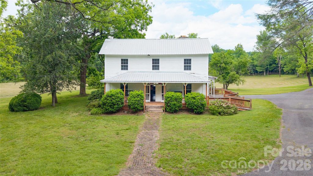 1511 Millers Creek Road, Lenoir, NC 28645
