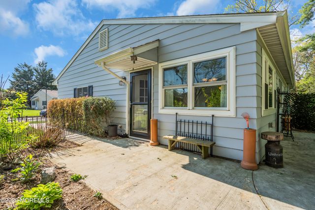 8 Montana Drive A, Manchester, NJ 08759