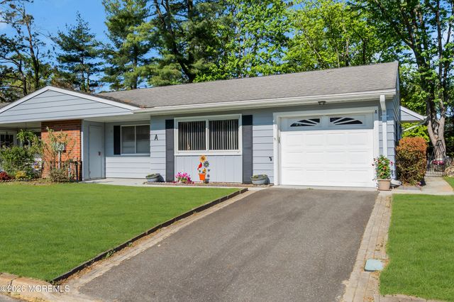 8 Montana Drive A, Manchester, NJ 08759