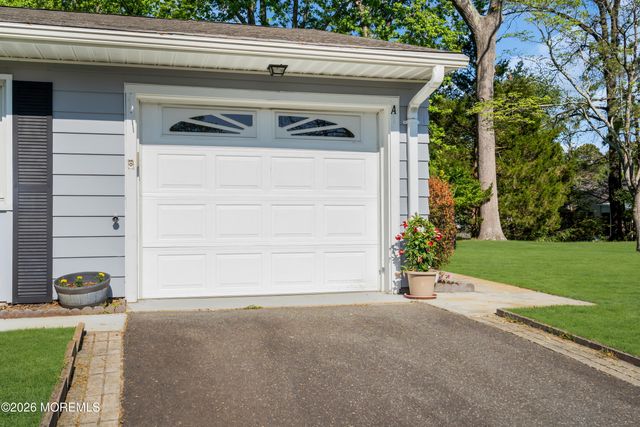 8 Montana Drive A, Manchester, NJ 08759