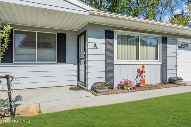8 Montana Drive A, Manchester, NJ 08759