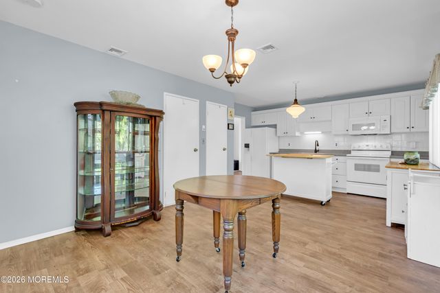 8 Montana Drive A, Manchester, NJ 08759