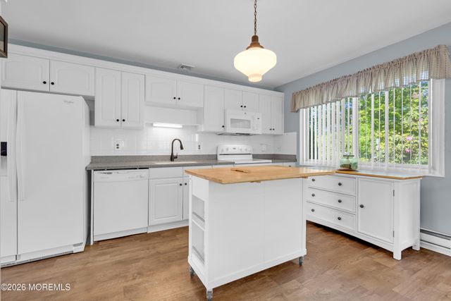 8 Montana Drive A, Manchester, NJ 08759