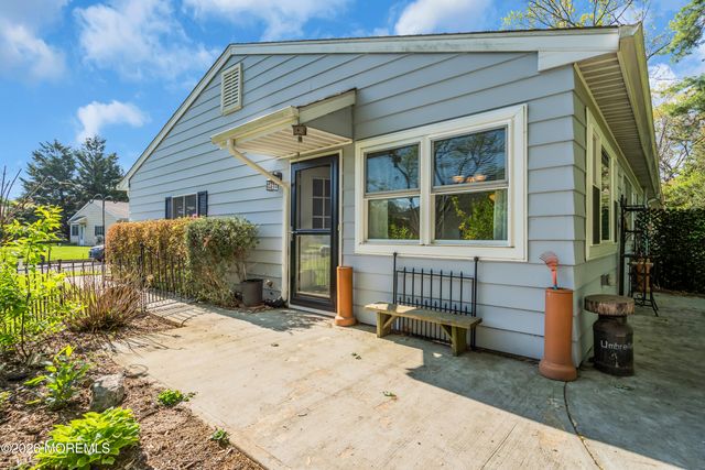 8 Montana Drive A, Manchester, NJ 08759