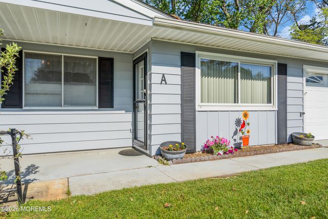 8 Montana Drive A, Manchester, NJ 08759